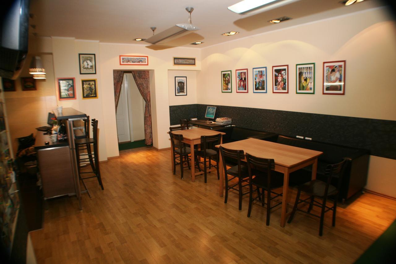Hostel Jasmin Belgrad Restoran fotoğraf